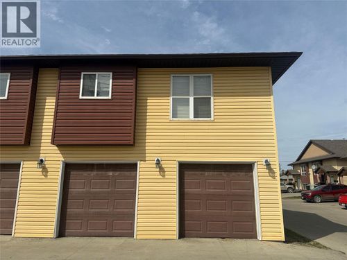 111-10209 17 St, Dawson Creek, BC, V1G4C3 | Card Image