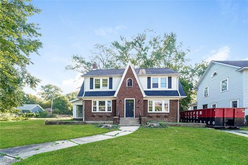 571 Crestview Ave, Akron, OH, 44320-1914 | Card Image