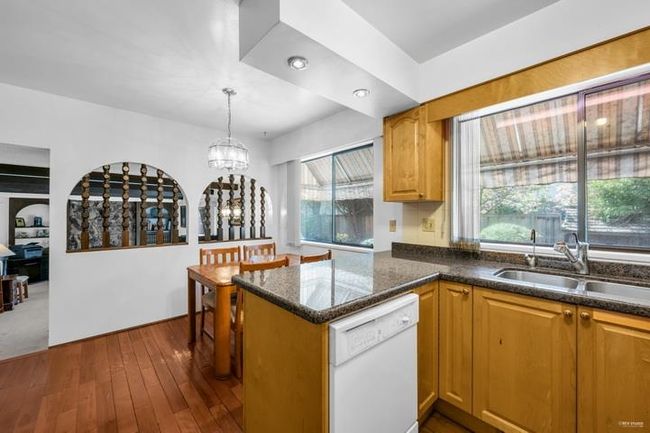 7551 Barkerville Crt, House other with 3 bedrooms, 3 bathrooms and 2 parking in Richmond BC | Image 14