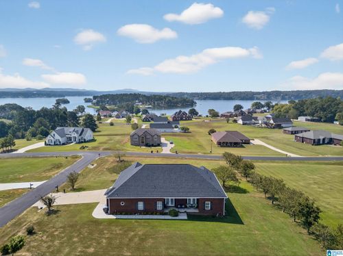 450 Eastland Hills Dr, Lincoln, AL, 35096-4094 | Card Image