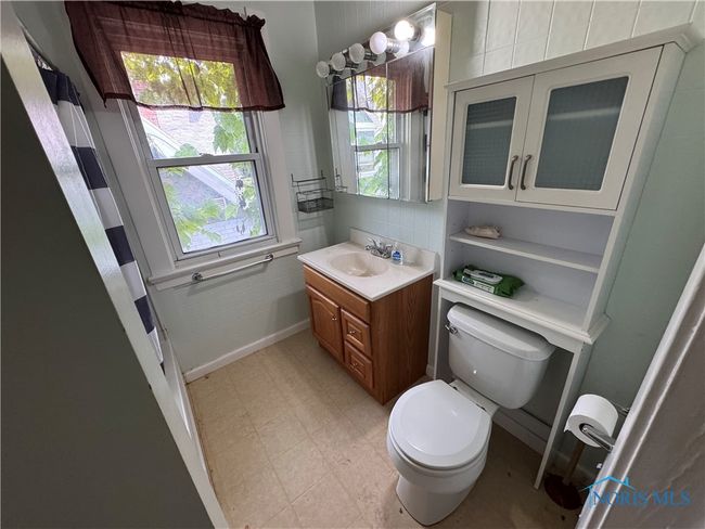 1221 Gordon St, House other with 4 bedrooms, 2 bathrooms and null parking in Toledo OH | Image 16
