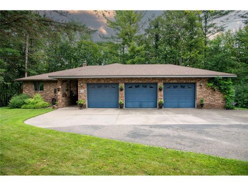 W828 Evergreen Ct, Spring Valley, WI, 54767-8801 | Card Image