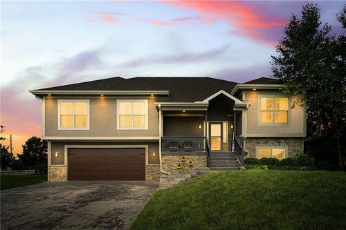 22614 Surrey Ln, Peculiar, MO, 64078-2509 | Card Image