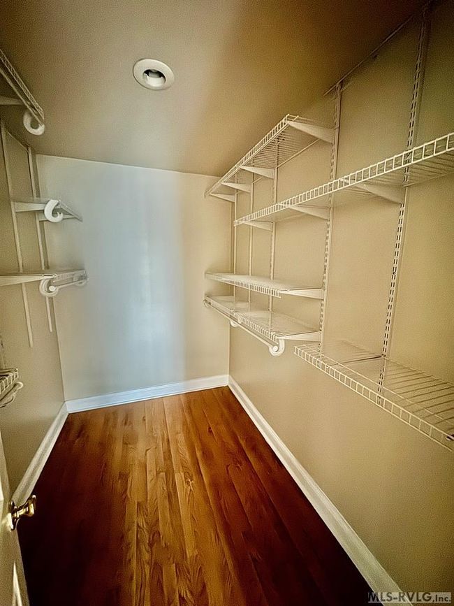 Primary Closet | Image 18