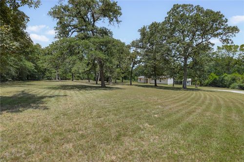 8915 Cobb Branch Road, Franklin, TX, 77856 | Card Image