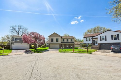 588 Kingston Court, Roselle, IL, 60172 | Card Image