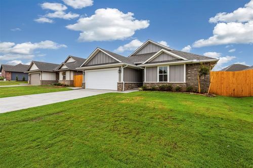 4304 Eloise Dr, Shawnee, OK, 74804-2361 | Card Image