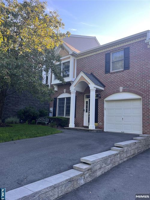 90 Summer Hill Rd, Wayne, NJ, 07470-8425 | Card Image