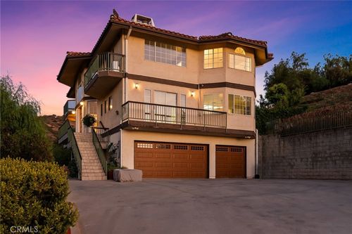 9658 Wheatland Ave, Sunland, CA, 91040-1428 | Card Image