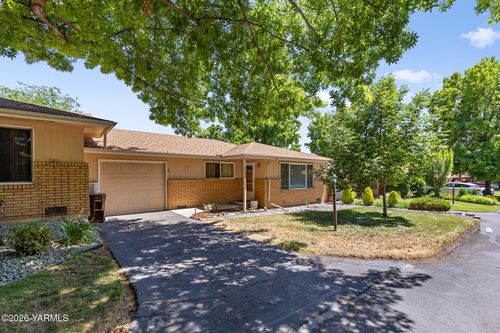 7606 Summitview Ave, Yakima, WA, 98908-1356 | Card Image