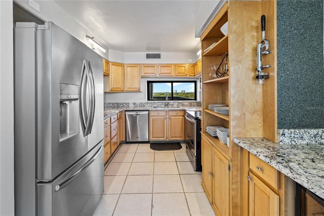 UNIT-801 - 2413 Bayshore Blvd, Condo with 2 bedrooms, 2 bathrooms and null parking in TAMPA FL | Image 10