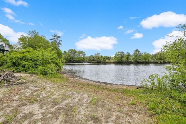 37 High St, House other with 4 bedrooms, 4 bathrooms and 10 parking in Bradford NH | Image 40