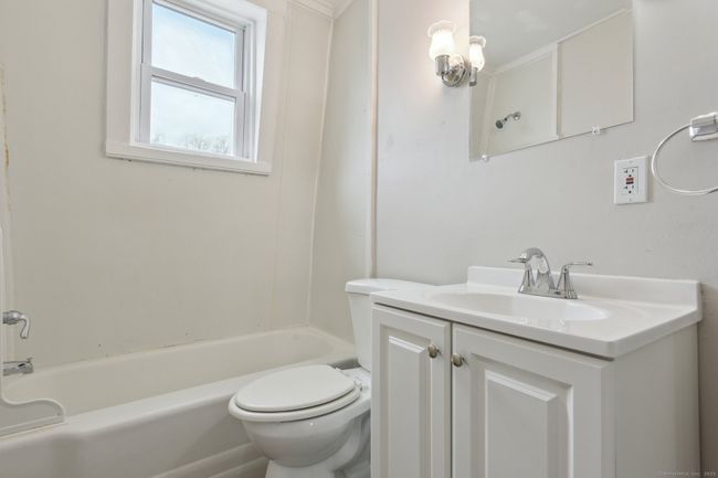 117 Bridge St, Home with 8 bedrooms, 3 bathrooms and null parking in Willimantic CT | Image 29