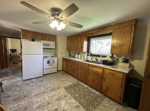 2-224 Berlin, Clinton, MA, 01510 | Card Image
