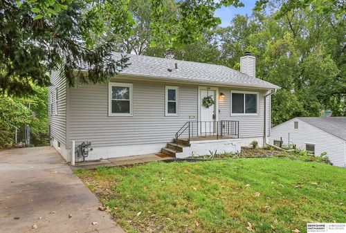 6318 Manderson St, Omaha, NE, 68104-2645 | Card Image