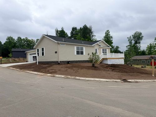 2111 Vista View Dr, Traverse City, MI, 49686-9011 | Card Image