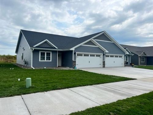 4987 Maple Leaf Path, Eau Claire, WI, 54703-6492 | Card Image