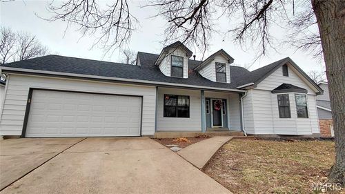 961 Villa Gran Way, Fenton, MO, 63026-6311 | Card Image