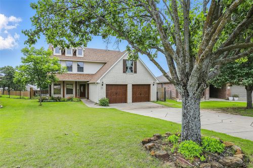 2824 Greenway Dr, Burleson, TX, 76028-8307 | Card Image