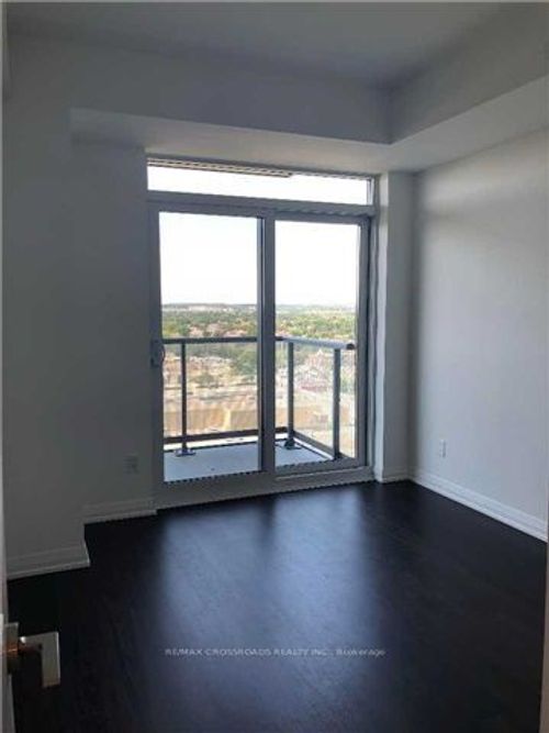 1406-65 Oneida Cres, Richmond Hill, ON, L4B0G9 | Card Image