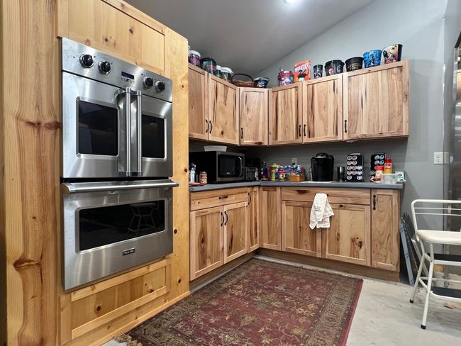 Lodge - Ovens & Shelves | Image 34