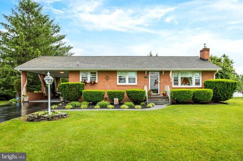 1085 Greenwood Rd, WINCHESTER, VA, 22602-6577 | Card Image
