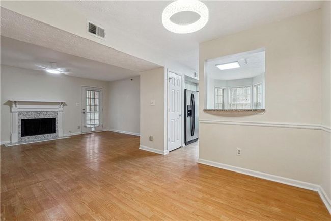 UNIT-203 - 3980 Riverlook Pkwy Se, Condo with 2 bedrooms, 2 bathrooms and 2 parking in Marietta GA | Image 4