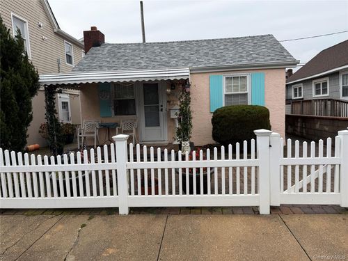 101 Wisconsin St, Long Beach, NY, 11561-1421 | Card Image