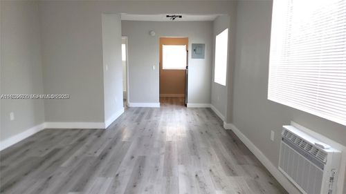 apt-8-934 Meridian Ave, Miami Beach, FL, 33139-8430 | Card Image