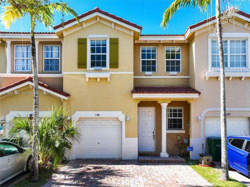 686 Ne 21st Ave, Homestead, FL, 33033-6037 | Card Image