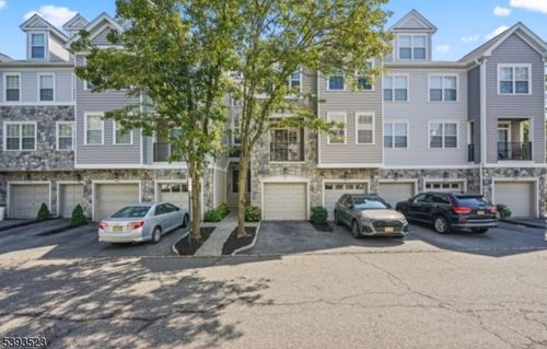 107 Brittany Ct, Clifton, NJ, 07013-2680 | Card Image