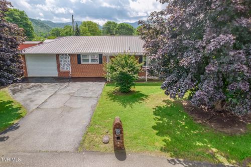 107 Woodland Dr, Erwin, TN, 37650-9227 | Card Image