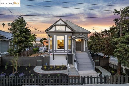 2602 Adeline St, Oakland, CA, 94607-2446 | Card Image
