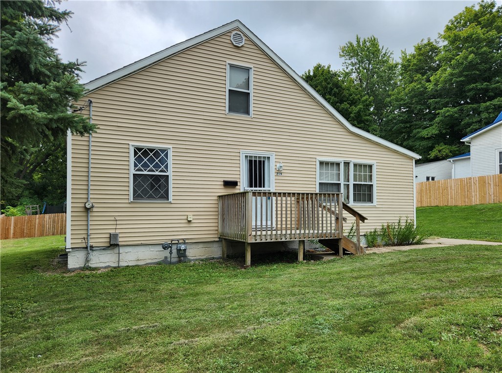 7th St, Knoxville, IA 50138