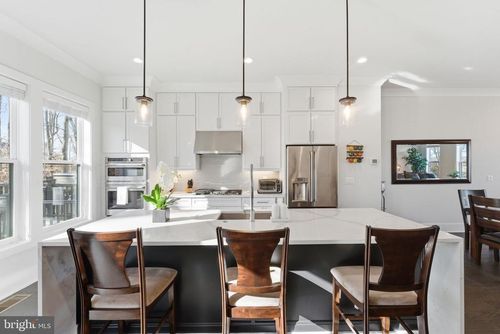 14661 Battery Ridge Ln, CENTREVILLE, VA, 20120-2889 | Card Image