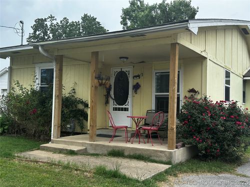 718 E 5th Street, Claremore, OK, 74017 | Card Image