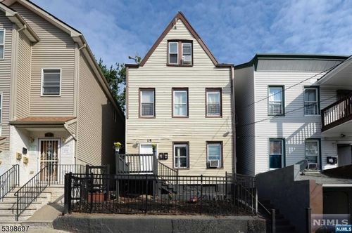 15 N 3rd St, Paterson, NJ, 07522-1320 | Card Image