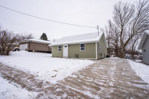 600 Brown St, Guthrie Center, IA, 50115-1121 | Card Image