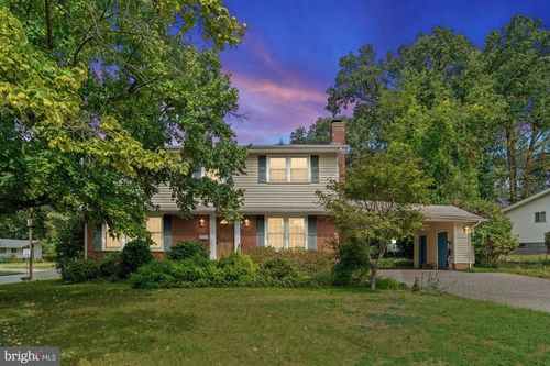8612 Cottage St, VIENNA, VA, 22180-7037 | Card Image