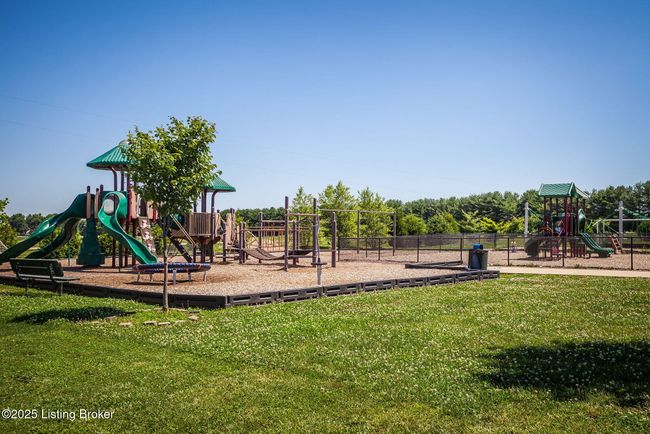 10600 Norton Commons Walk, Condo with 2 bedrooms, 2 bathrooms and null parking in Prospect KY | Image 37