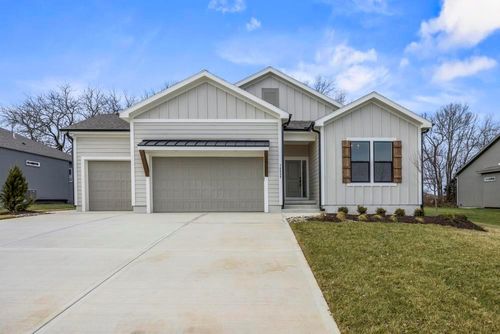 4840 Nw Huonker Court, Riverside, MO, 64150 | Card Image
