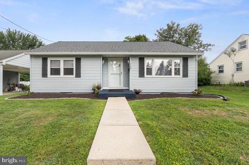 733 W Oak St, PALMYRA, PA, 17078-2249 | Card Image