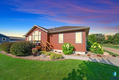 6463 Christiansen Ln, Wentworth, SD, 57075-7309 | Card Image
