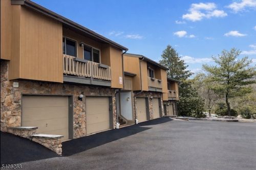 10-10 Larkin Cir, West Orange, NJ, 07052-1123 | Card Image