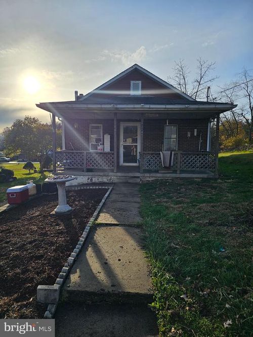 204 E St, Mountain Lake Park, MD, 21550-3517 | Card Image