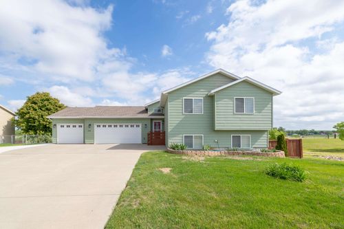 328 Ruhe Ln, Box Elder, SD, 57719-4402 | Card Image
