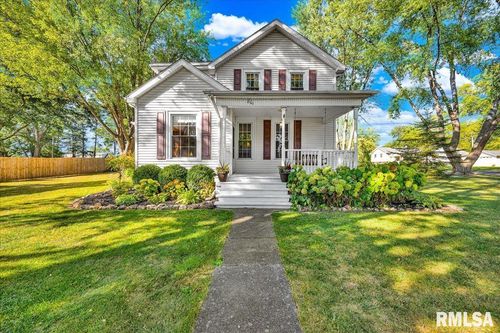 801 W 3rd St, Delavan, IL, 61734-9662 | Card Image