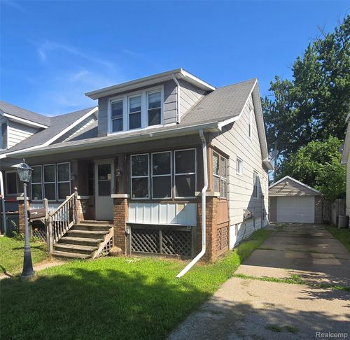 1619 White St, Port Huron, MI, 48060-5639 | Card Image