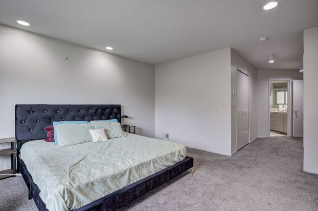 6255 Celeste Rd, Condo with 4 bedrooms, 4 bathrooms and null parking in West Bloomfield MI | Image 24