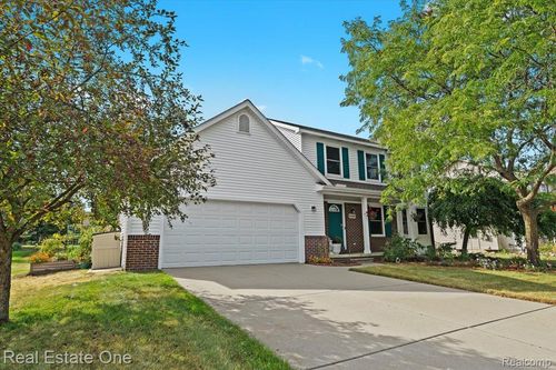 10090 Heatherway Dr, Pinckney, MI, 48169-8750 | Card Image